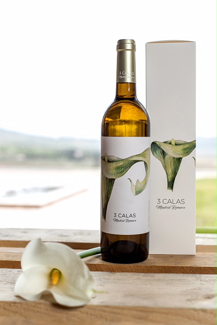 3 Calas White